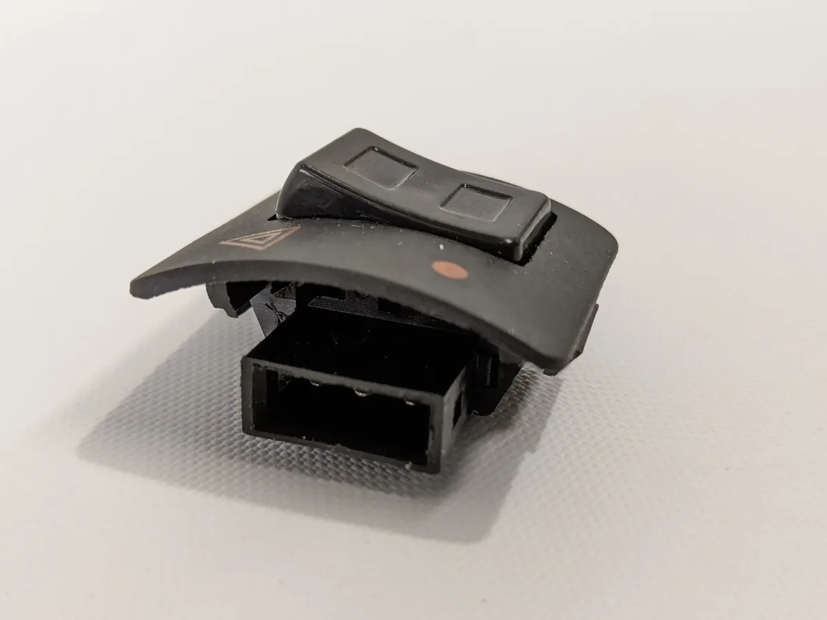 TECLA INTERRUPTOR DE BALIZAS MOTOMEL BLITZ 110 V8